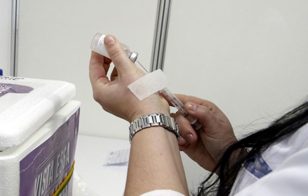 Shopping de Goiânia oferece vacinação contra Hepatite B 