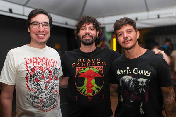 Show da banda Papangu reúne fãs do metal progressivo em Goiânia