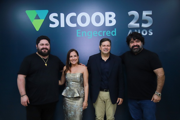 Sicoob Engecred celebra 25 anos em festa com show de César Menotti e Fabiano