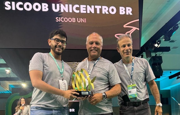 Sicoob UniCentro Br conquista três prêmios nacionais no Vende Sicoob 2025