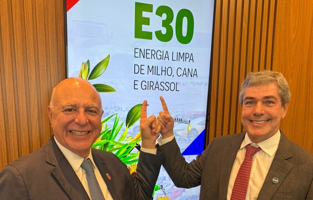 Sifaeg comemora medida que eleva mistura do etanol nos combustíveis