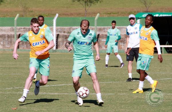 Sílvio Criciúma comando treino técnico do Goiás neste domingo (9/7)