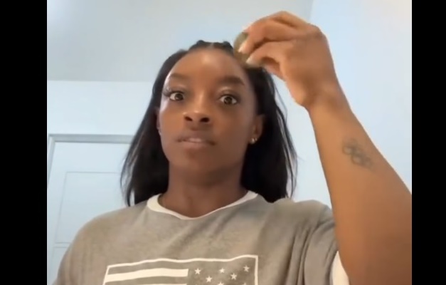 Simone Biles rasga elogios a Rebeca Andrade no TikTok