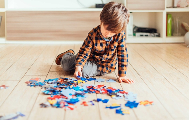 Sinais de alerta de autismo aos 4 anos