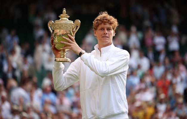 Sinner vence revanche contra Alcaraz de virada e conquista o título de Wimbledon pela 1ª vez