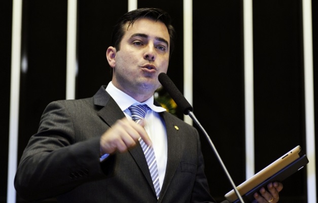 Deputado João Arruda propõe inserir crime na internet em Lei Maria da Penha