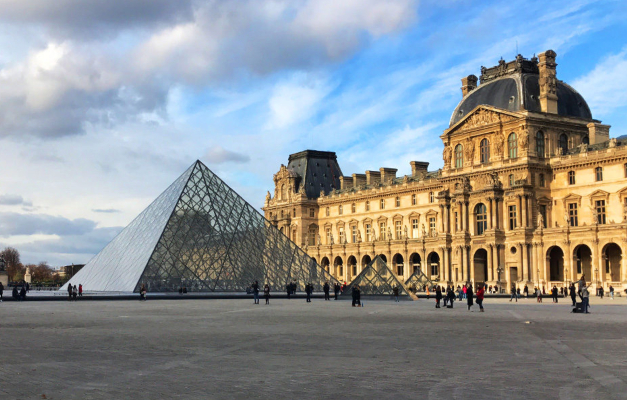 Sob administração pública, Museu do Louvre tem equipe antifogo 24 horas