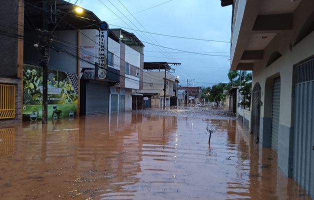 Sobe para 11 o número de mortos após temporal na região de Ipatinga