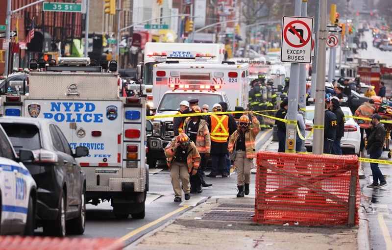 Sobe para 16 número de feridos após ataque armado em metrô de Nova York