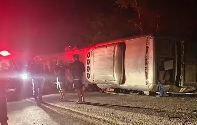 Sobe para 17 o número de mortos do acidente com ônibus na BR-423