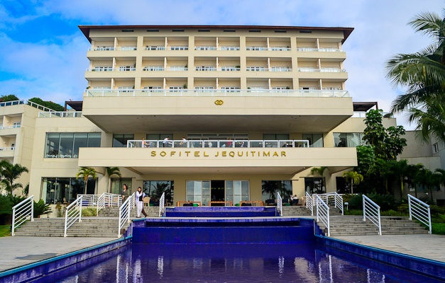 Sofitel Jequitimar é reaberto aos hóspedes em Guarujá