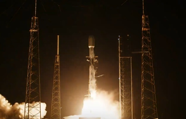 SpaceX: foguete que levou satélites ao espaço tomba e explode ao tentar pousar