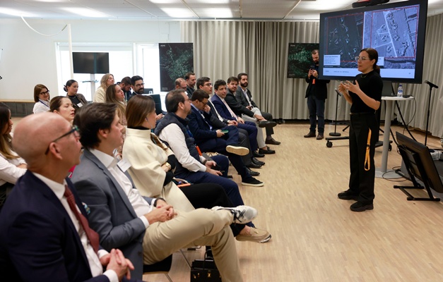 Startup finlandesa apresenta produção de satélites ao Governo de Goiás