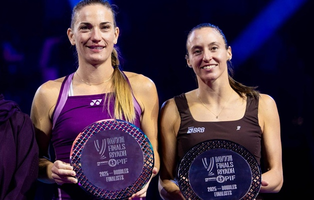 Stefani e Babos perdem para Mertens e Kudermetova e são vice-campeãs de duplas do WTA Finals