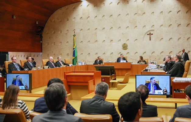 STF suspende julgamento sobre responsabilização de redes por postagens