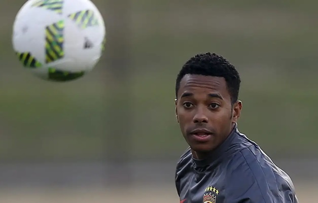 STJ decidirá em março se Robinho cumprirá pena por estupro no Brasil