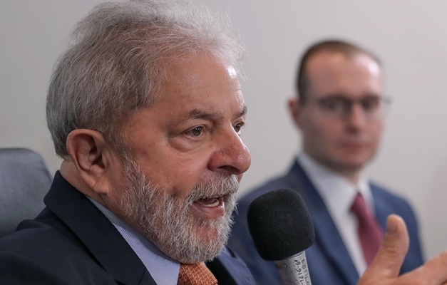STJ nega habeas corpus e mantém Lula preso em Curitiba