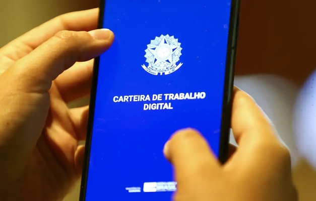 Taxa de desemprego cai para 5,4%, a menor desde 2012