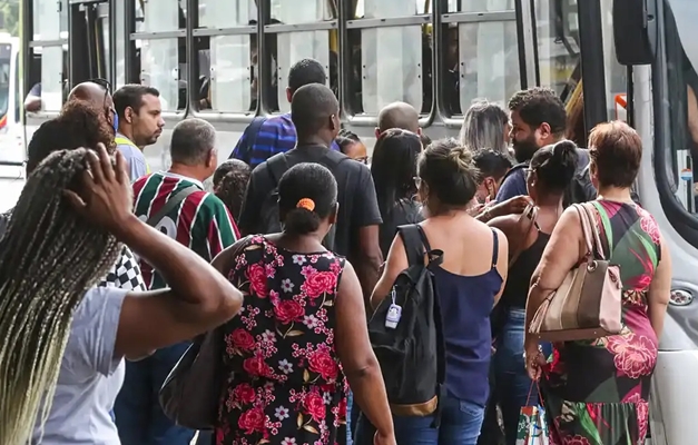 Taxa de desemprego no Brasil cai ao menor nível para maio da série histórica do IBGE