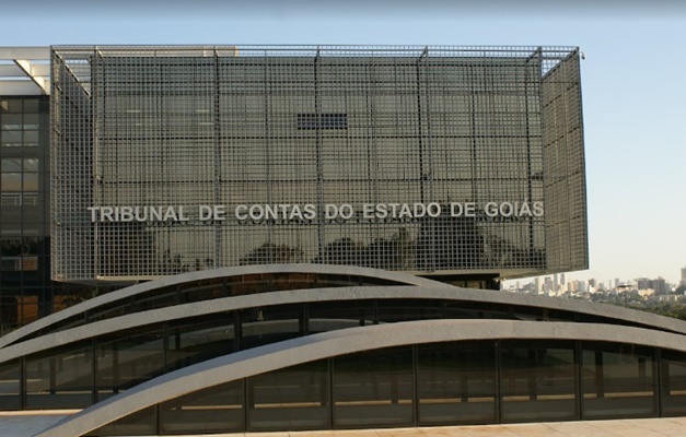 TCE-GO elege Mesa Diretora e empossa auditores aprovados em concurso