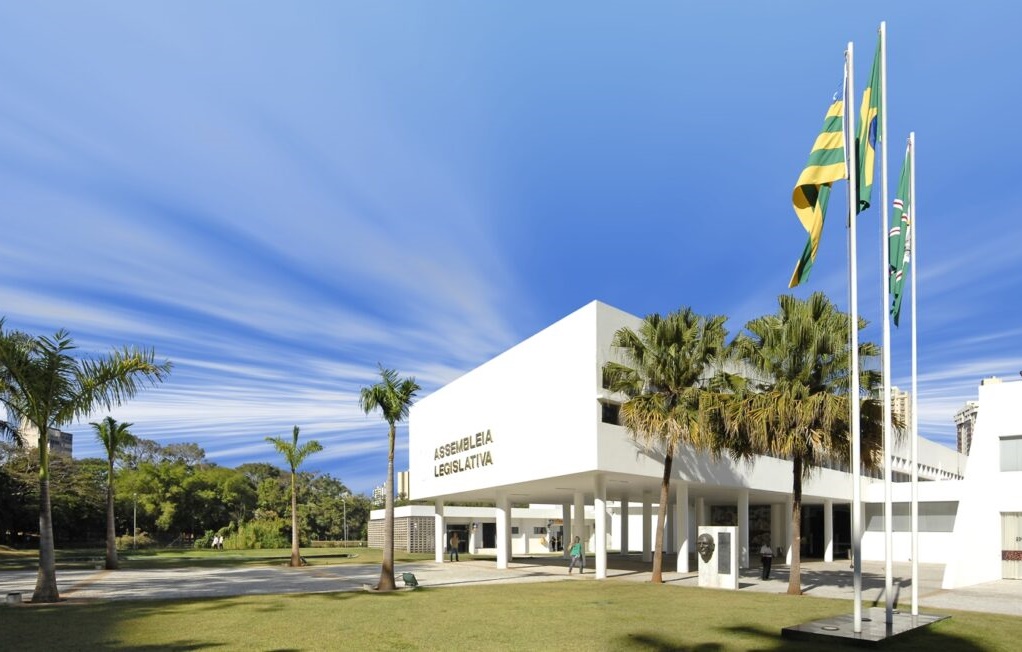 TCM-GO recebe antigo prédio da Assembleia Legislativa
