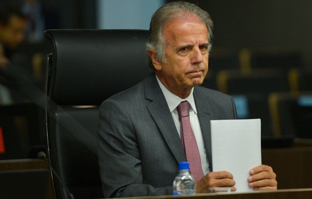 TCU dá mais 30 dias para defesa de Dilma sobre contas de 2015