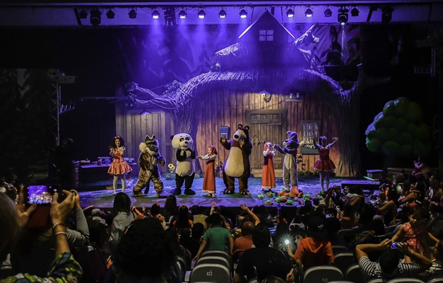 Teatro da PUC Goiás recebe espetáculo 'Masha e o Urso'