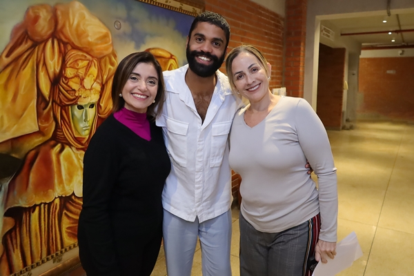 Teatro Escola Basileu França encena “Romeu e Julieta”; veja como foi