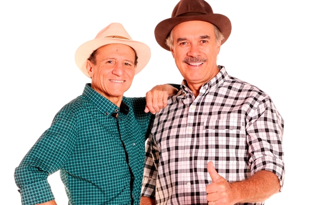 Teatro Goiânia recebe show especial de Nilton Pinto e Tom Carvalho