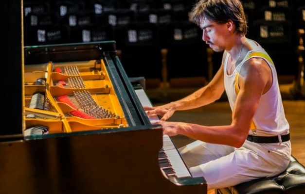 Teatro Goiânia recebe turnê do concerto Rock ao Piano