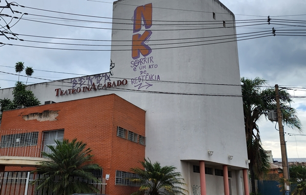 Teatro Inacabado: patrimônio cultural em luta na região central de Goiânia