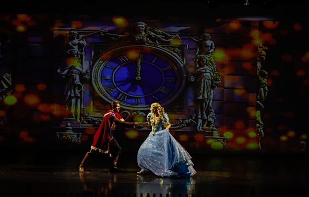Teatro Madre esperança Garrido recebe espetáculo musical ''Cinderela''