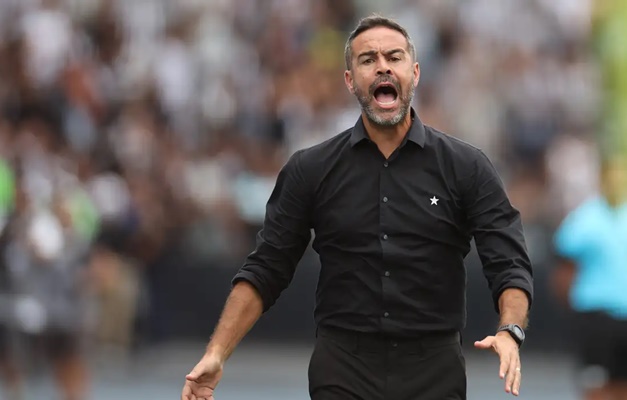 Técnico português Artur Jorge deixa o comando do Botafogo