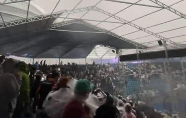 Tempestade derruba teto de arquibancadas no Autódromo de Interlagos