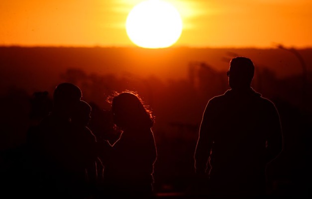 Tempo em Goiás continua de muito calor no fim de semana