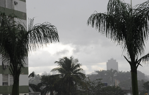 Temporada de verão começa com altas temperaturas e chuva em Goiás 