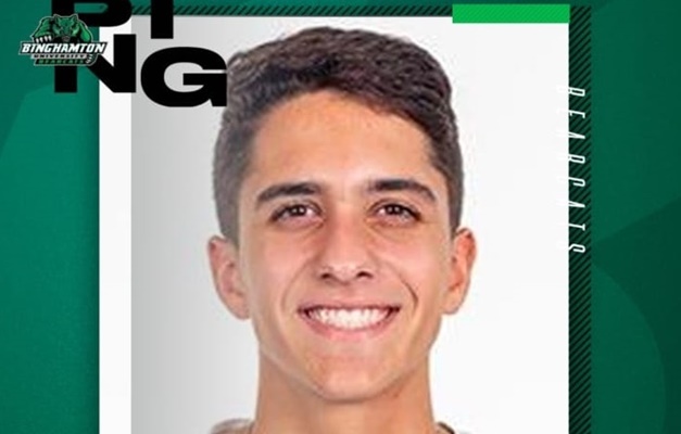 Tenista goiano celebra boa estreia em liga universitária nos EUA