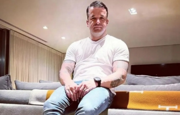 Thiago Brennand desembarca escoltado pela PF em São Paulo