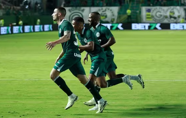 Thiago Galhardo marca e Goiás vence Cuiabá pela Copa do Brasil em Goiânia