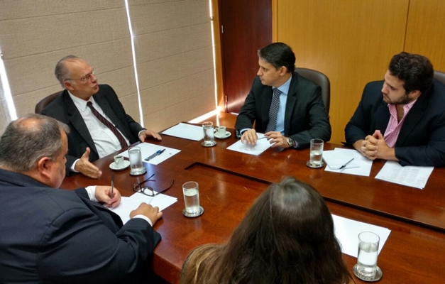 Thiago Peixoto debate cultura com ministro Roberto Freire  