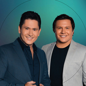  Gian e Giovani celebram gravam DVD em Goiânia