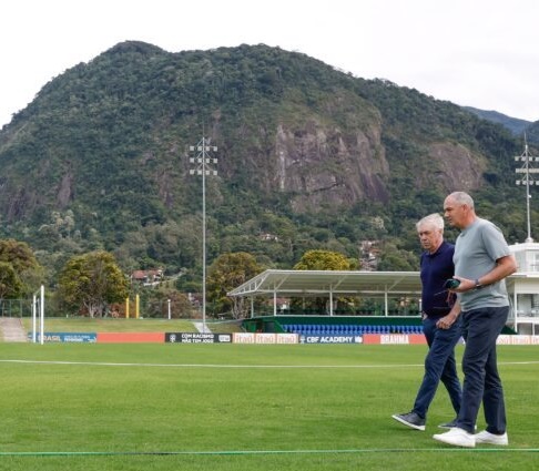 Ancelotti diz que Brasil jogará como Real Madrid e se declara à seleção: 'Melhor time do mundo'