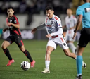 Atlético-GO perde para Operário-PR em jogo com expulsões, pênaltis e VAR