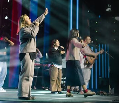 Banda gospel Fhop Music se apresenta em Congresso de Louvor em Goiânia 