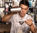 Bartender do Zimbro Cocktails & Co é semifinalista em disputa internacional 