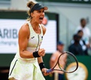 Bia Haddad supera dores, vinga derrota e avança na estreia do US Open; Swiatek também vence