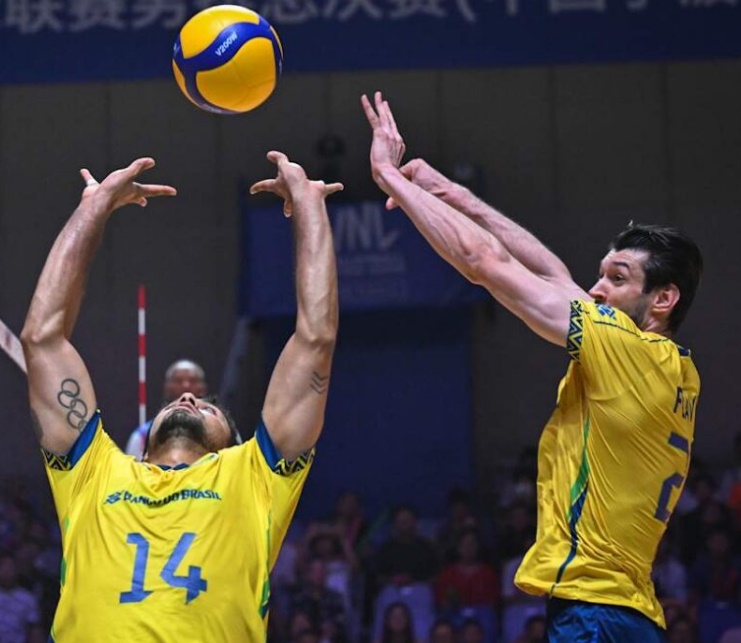 Brasil para no potente ataque da Polônia e disputará o 3º lugar da Liga das Nações de vôlei