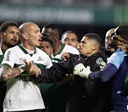 Briga generalizada após empate entre Coritiba e Goiás pela Série B acaba com seis expulsões