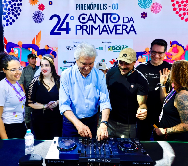 Caiado celebra sucesso da 24ª edição do Canto da Primavera em Pirenópolis