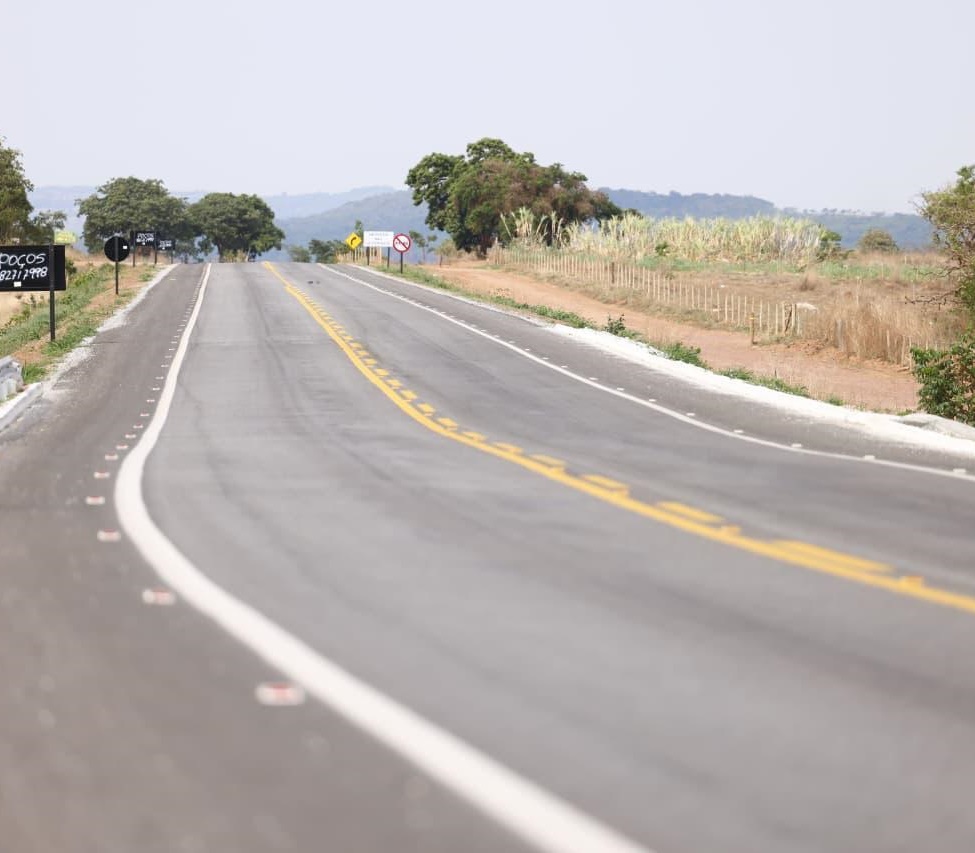 Caiado entrega pavimentação da GO-319 e reforça modernização das rodovias
